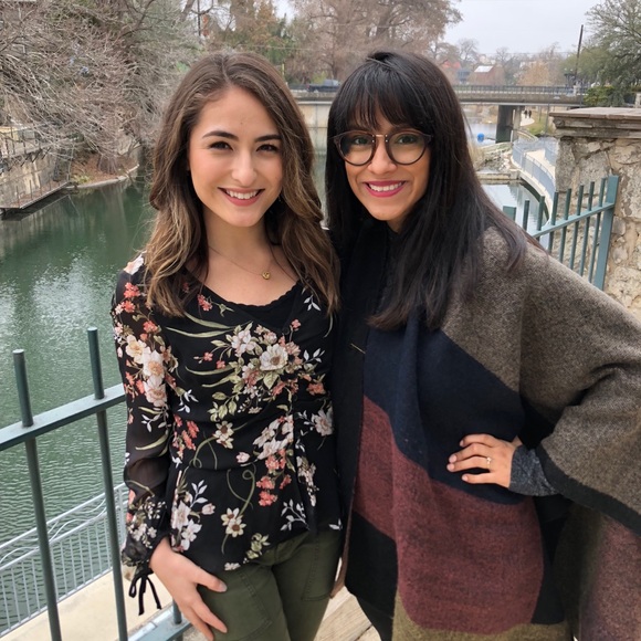 Meet your Posher, Leandra - Picture 3 of 4